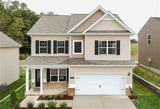 Picture of Cochran model home. Options and selections may vary