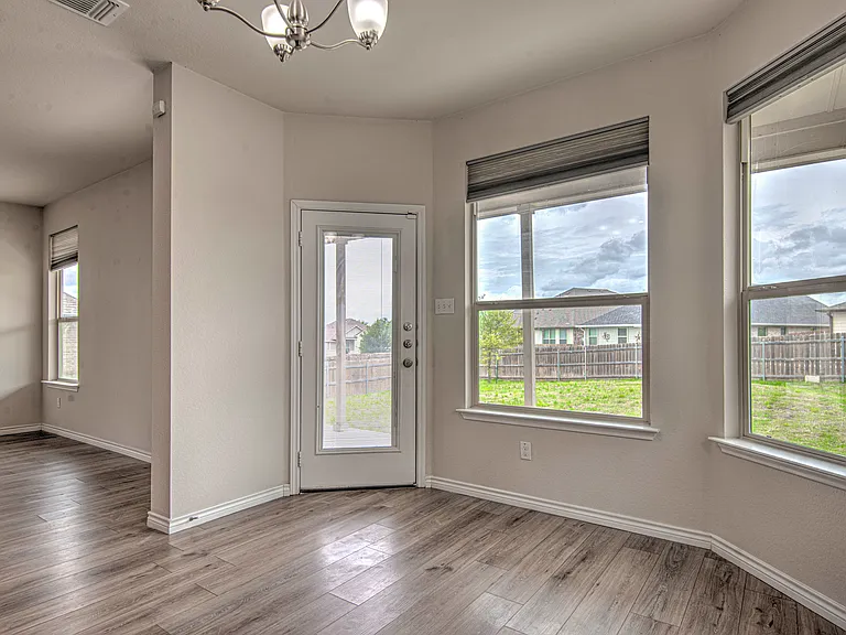 6107 Lavaca Dr — Photo 8