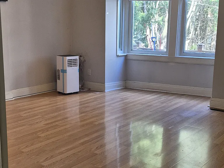 6 Ferndale Ave — Photo 7