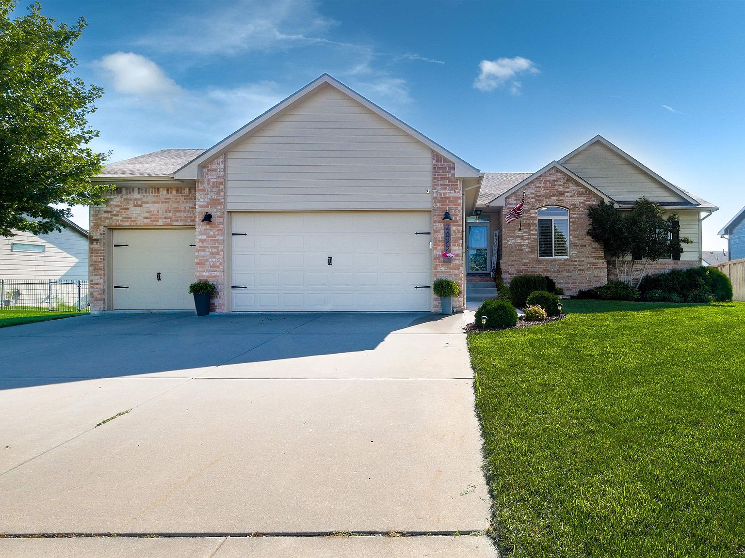 2622 N Woodridge St, Wichita, KS 67226 | Zillow