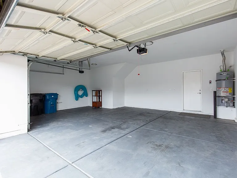 57 Ashby Hills Ct — Photo 36