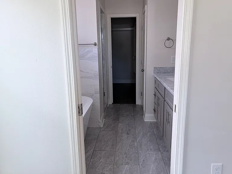 Primary's ensuite