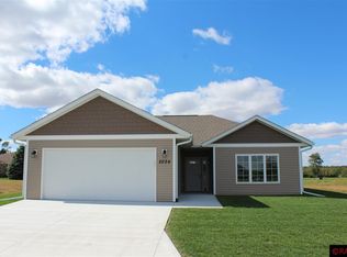 2024 Pratt Cir, Saint Peter, MN 56082