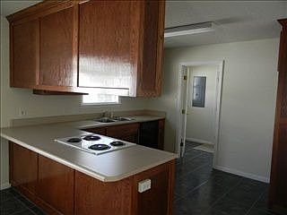 5th image of 4242 Wilshire Dr