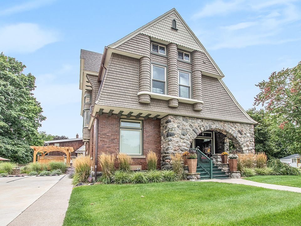 303 S Courtland St, Hart, MI 49420 Zillow