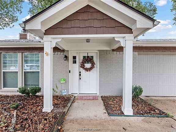 3rd image of 2611 Westwood Main Dr