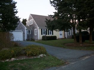 16 Hayfield Rd, East Dennis, MA 02641