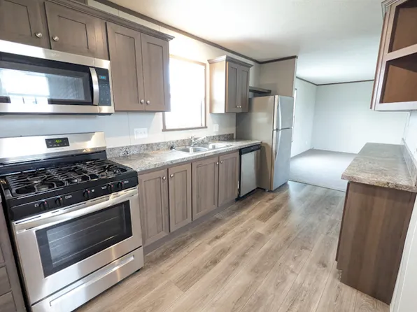 Ideal Villa, 3660 S Lapeer Rd, Metamora, MI 48455