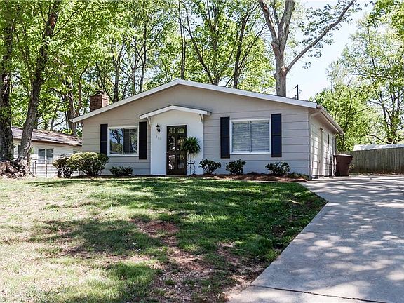 2nd image of 311 Spicewood Dr