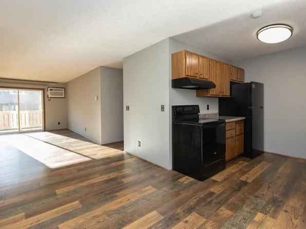 125 Kingswood Dr APT 2H, Red Wing, MN 55066