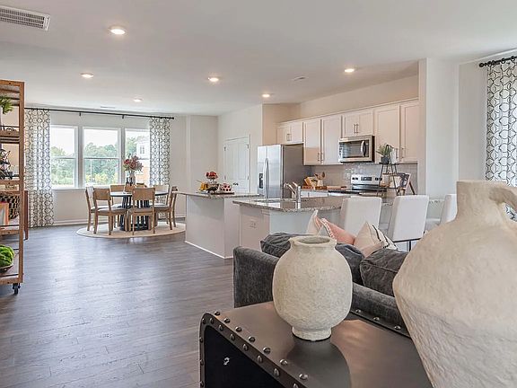 Open Floor Kitchen , Breakfast room and living room combined