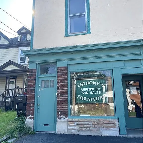 604 Court St — Photo 2