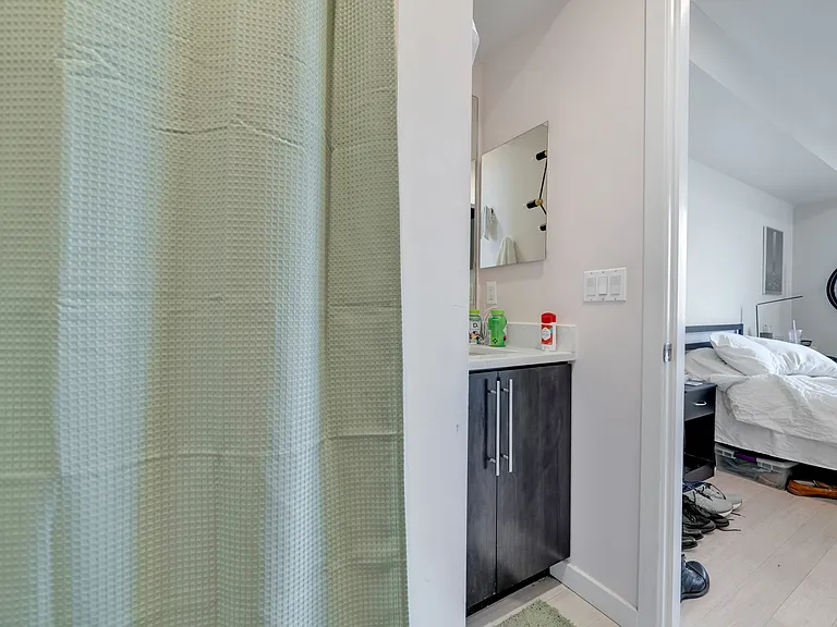 409 17th St NE #A — Photo 21