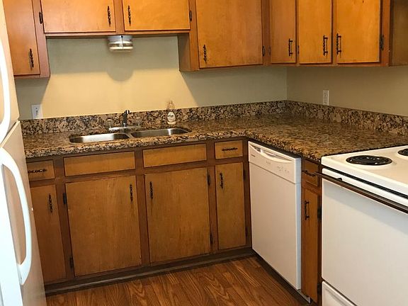 4th image of 1511 Wyandotte Ln #B 1