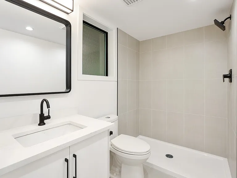 929 Homer St — Photo 11