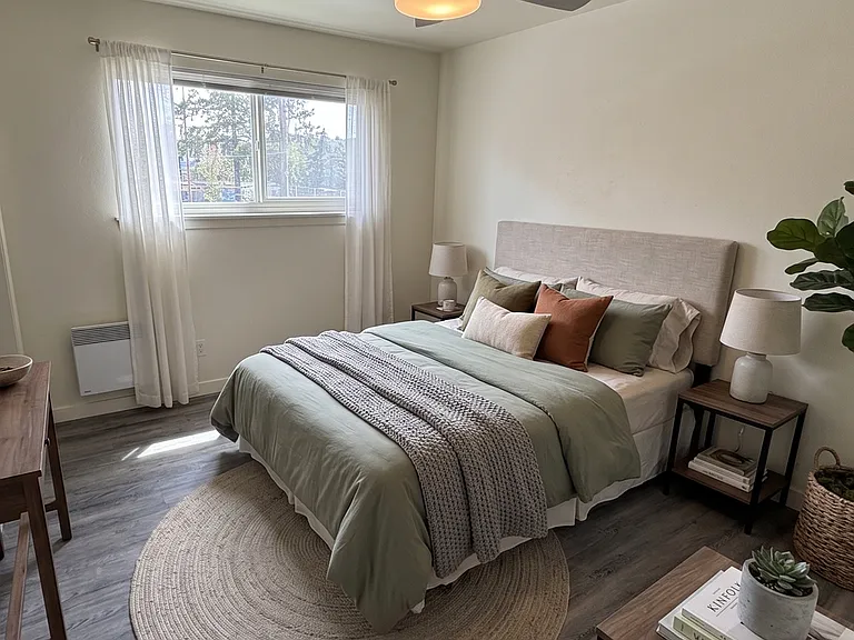 Russell/Central Park in the Heart of Ballard — Photo 129