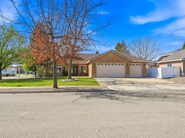 3594 Laramie St, Redding, CA 96002