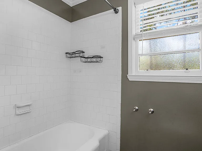2114 E 62nd St — Photo 25