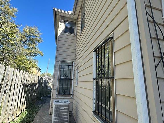 5th image of 1025 Orville Ave