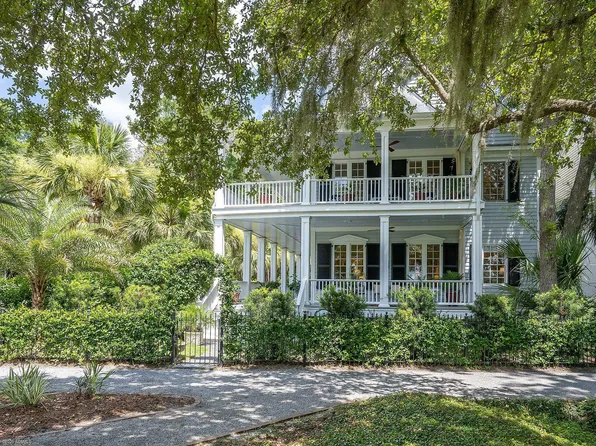 15 Waterside Dr, Beaufort, SC 29907
