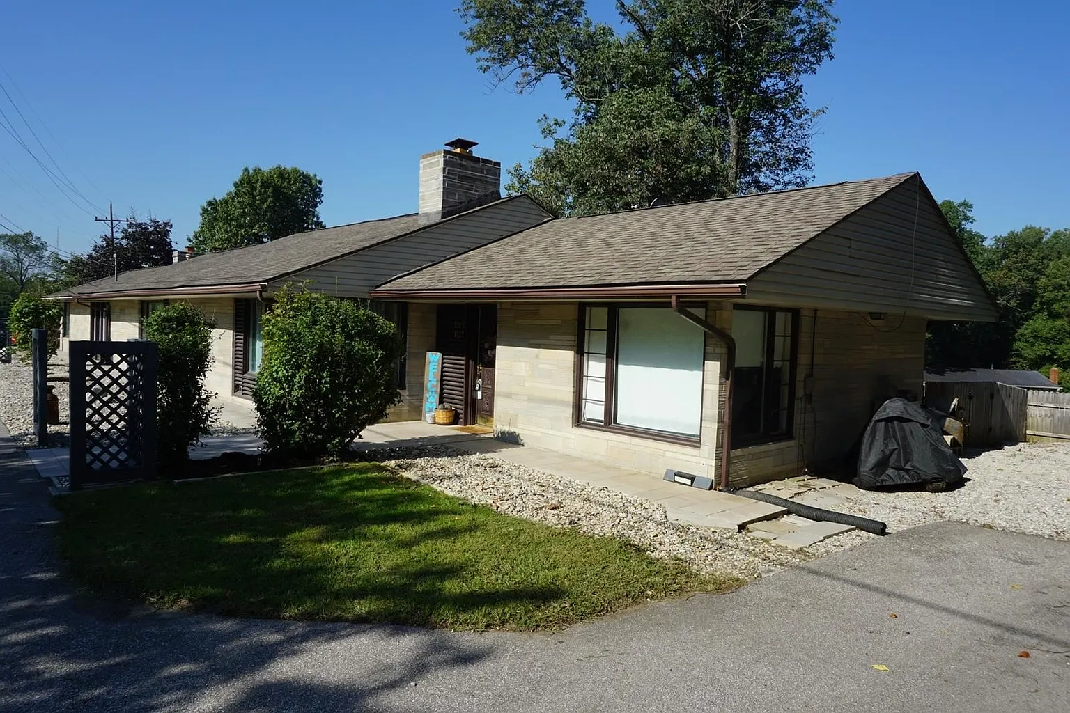 201 Heltonville Rd W photo 1