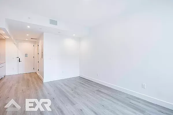 Rented by EXR | media 2