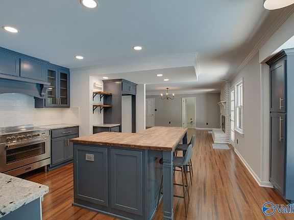 2nd image of 10137 Dunbarton Dr SE