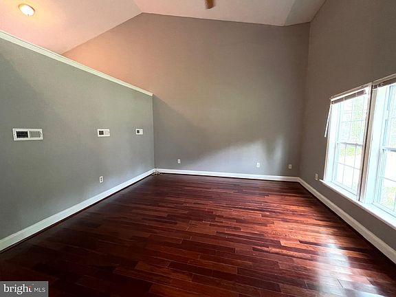 3rd image of 62 Willow Branch Pl