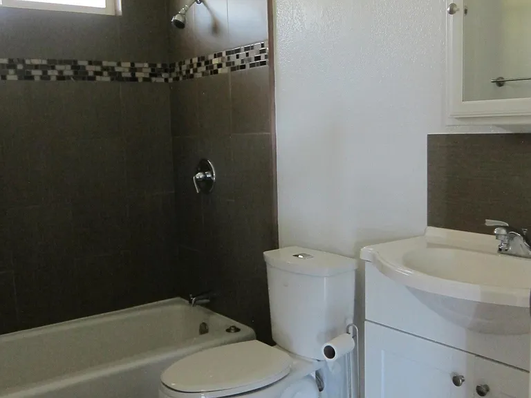488 N Michigan Ave #1 — Photo 12