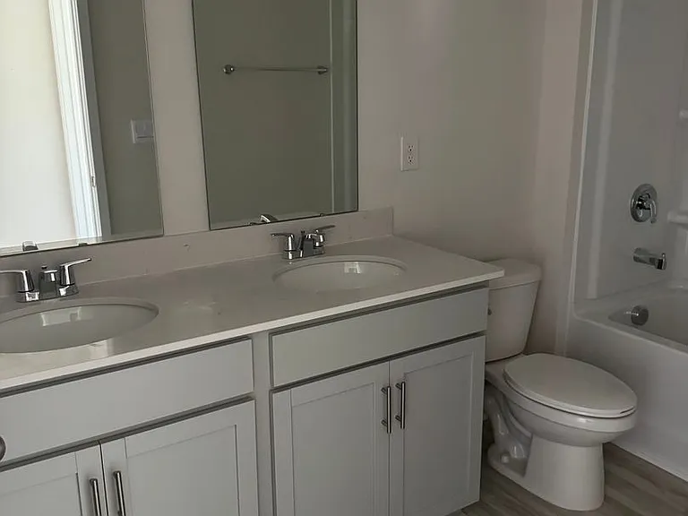 647 13th Avenue Dr NE — Photo 11