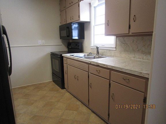 5th image of 410 Sylvan St