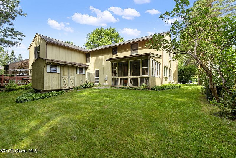 5th image of 216 Thimbleberry Road