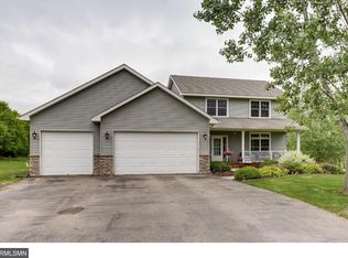 941 Sadies Ln, Hudson, WI 54016