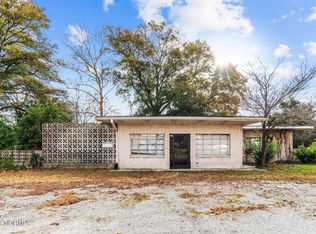 801 East Blvd #1, Williamston, NC 27892