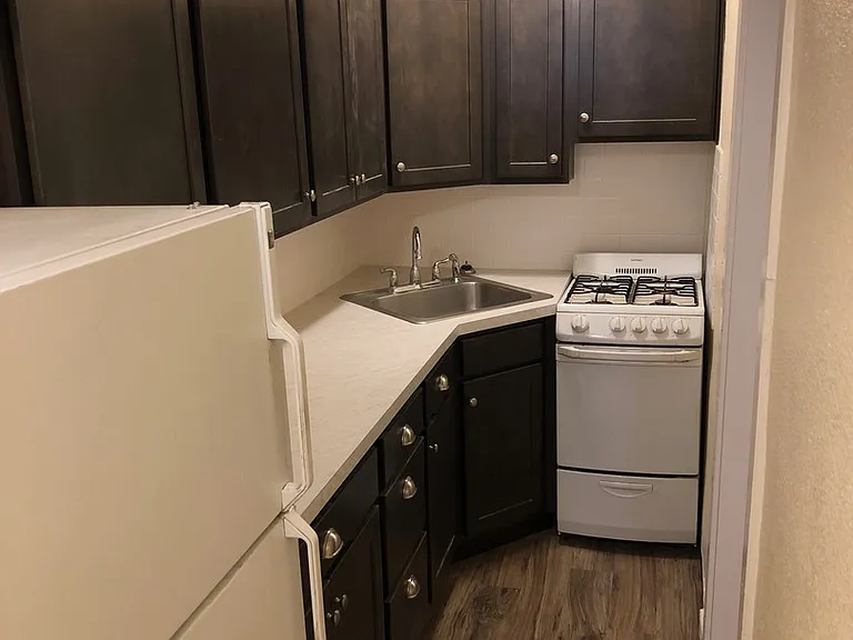 Arlington Apartments — Photo 7