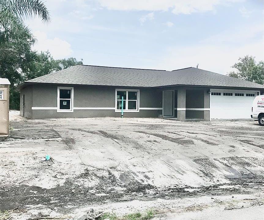2nd image of 3222 Royal Palm Dr