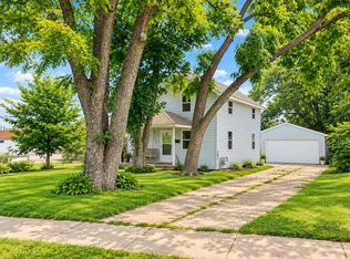 1209 Isett Ave, Muscatine, IA 52761