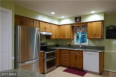 3rd image of 1903 Gardenia St
