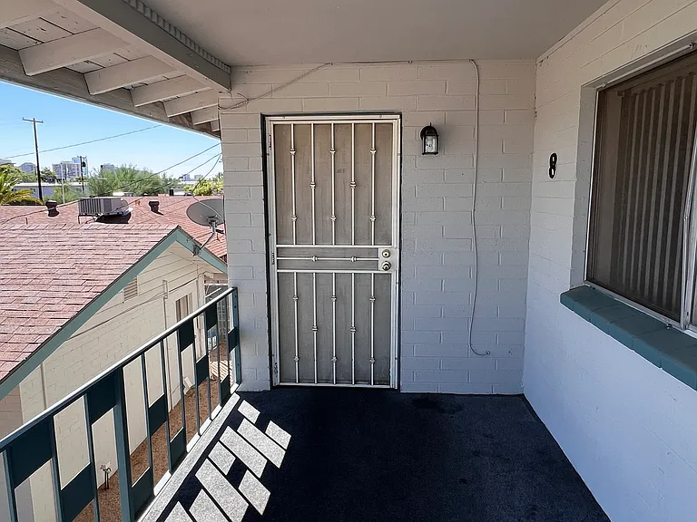 4430 N 8th Ave #8 — Photo 5
