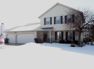 N9627 Golden Way, APPLETON, WI 54915