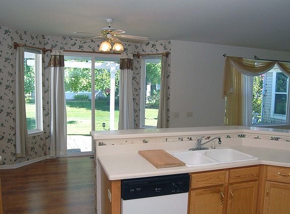 3rd image of 12956 Rock Springs Ln