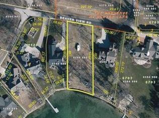 N62W30605 Beaver View Rd, Hartland, WI 53029