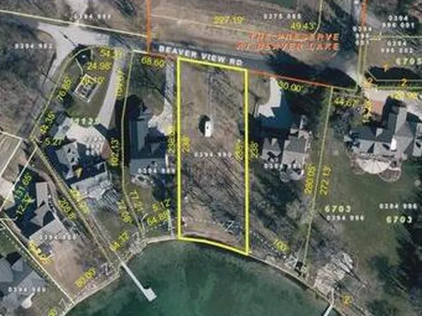 N62W30605 BEAVER VIEW ROAD, Hartland, WI 53029