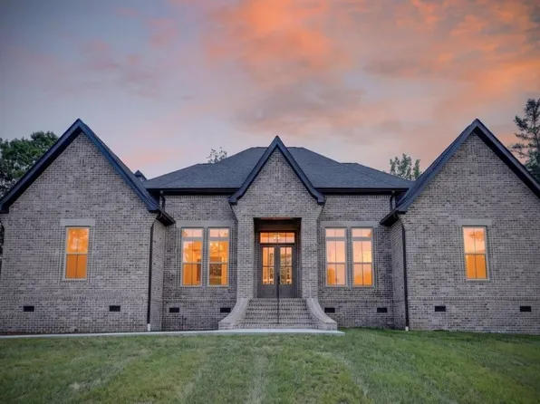 343 Riverbend Country Club Rd, Shelbyville, TN 37160