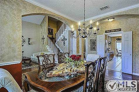 2nd image of 1719 Natural Bridge Dr
