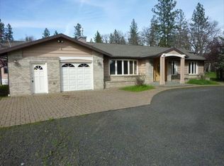 4172 Sams Valley Rd, Gold Hill, OR 97525