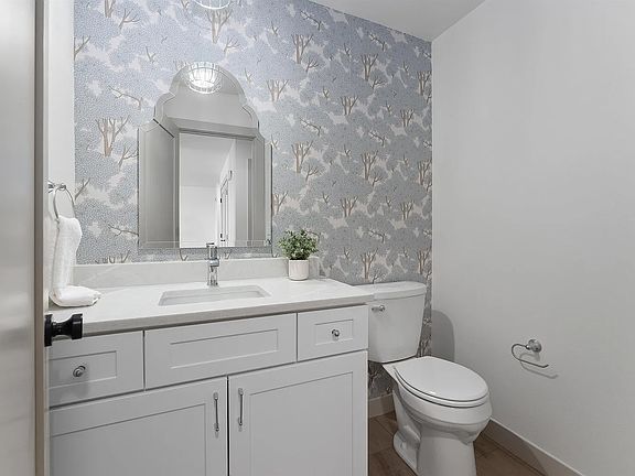 5th image of 542 Harper Cir