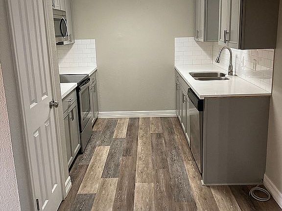 3rd image of 8 Dana St