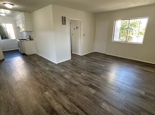 7131 N Bellaire Ave, North Hollywood, CA 91605