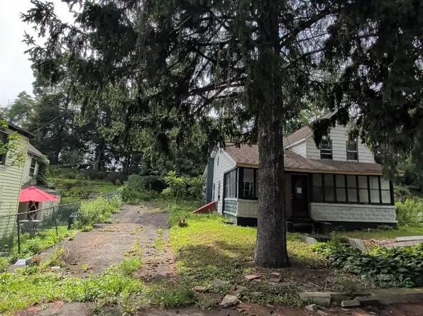 51 Martins Hill Rd, Ravena, NY 12143